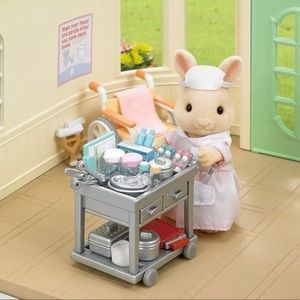 Calico Critters / Sylvanian Families Country Nurse Set